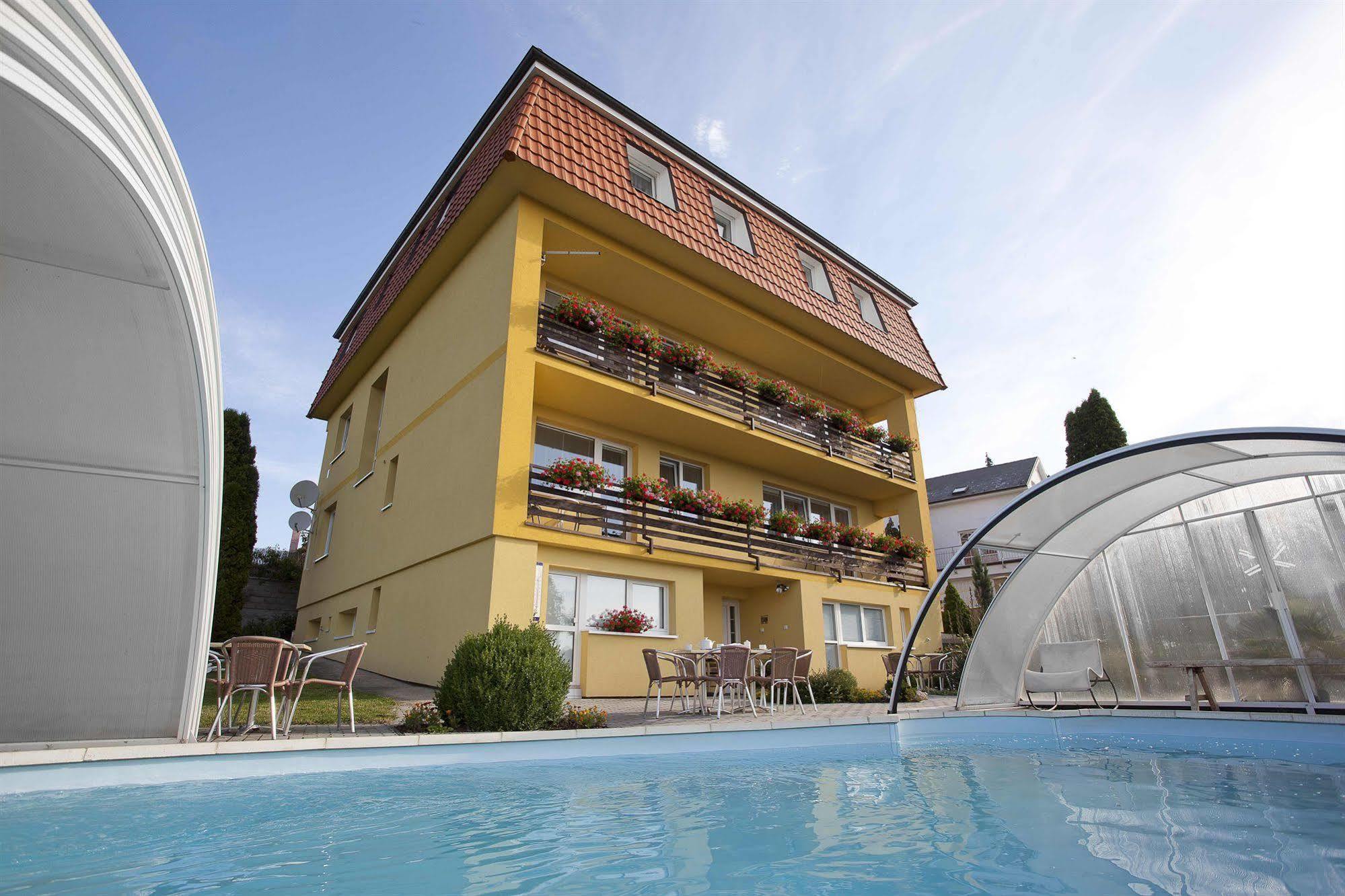 Pension Primus Hotel Beroun  Exterior photo